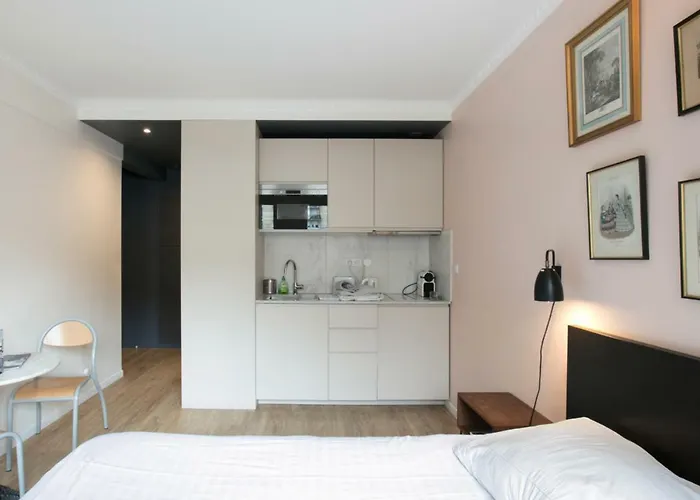 Cozy 10 Min From Eiffel Tower Invalides Beaugrenelle * פריז